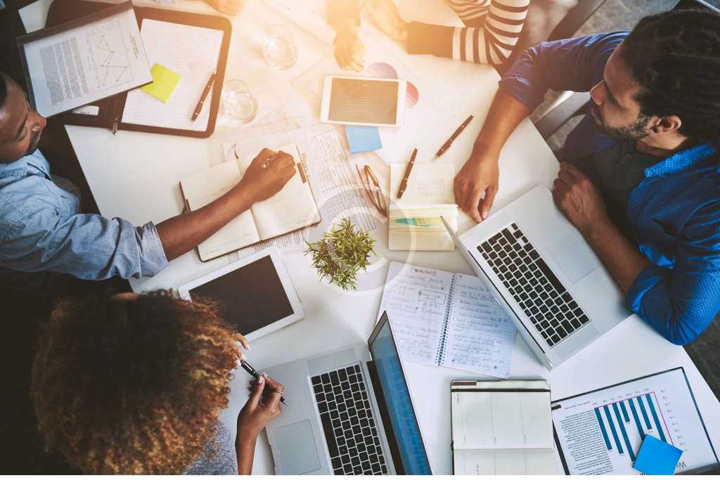 your staff to deliver the best performance in collaboration with a network of trainers and top names.